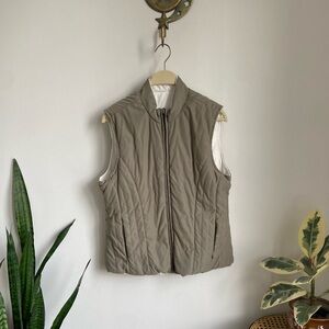 Reversible vest